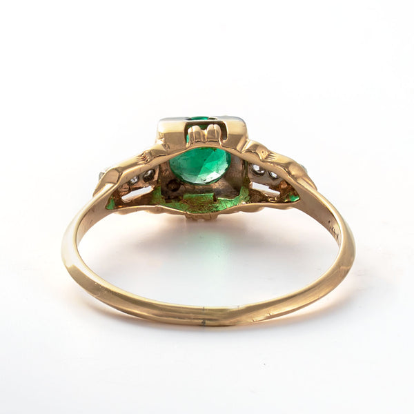 Rear view of the ring showing the under-gallery construction and yellow gold shank.
