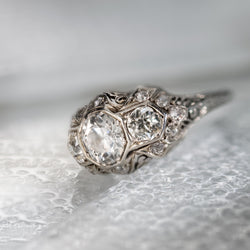19k White Gold Ring with 15 Diamonds with an approximately 2.15 ctw