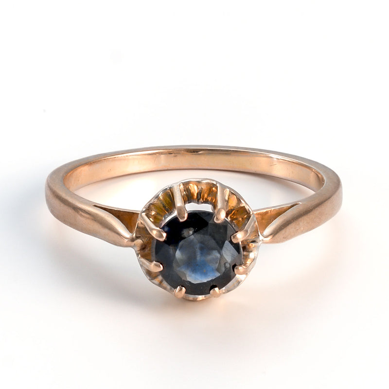 French Sapphire Solitaire Ring in 18K Gold, Circa 1940s–1950s